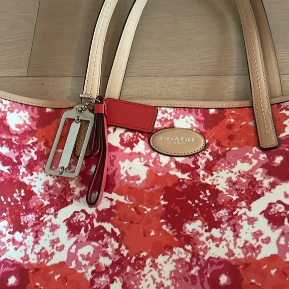 Coach Tote - Picture 4 of 7